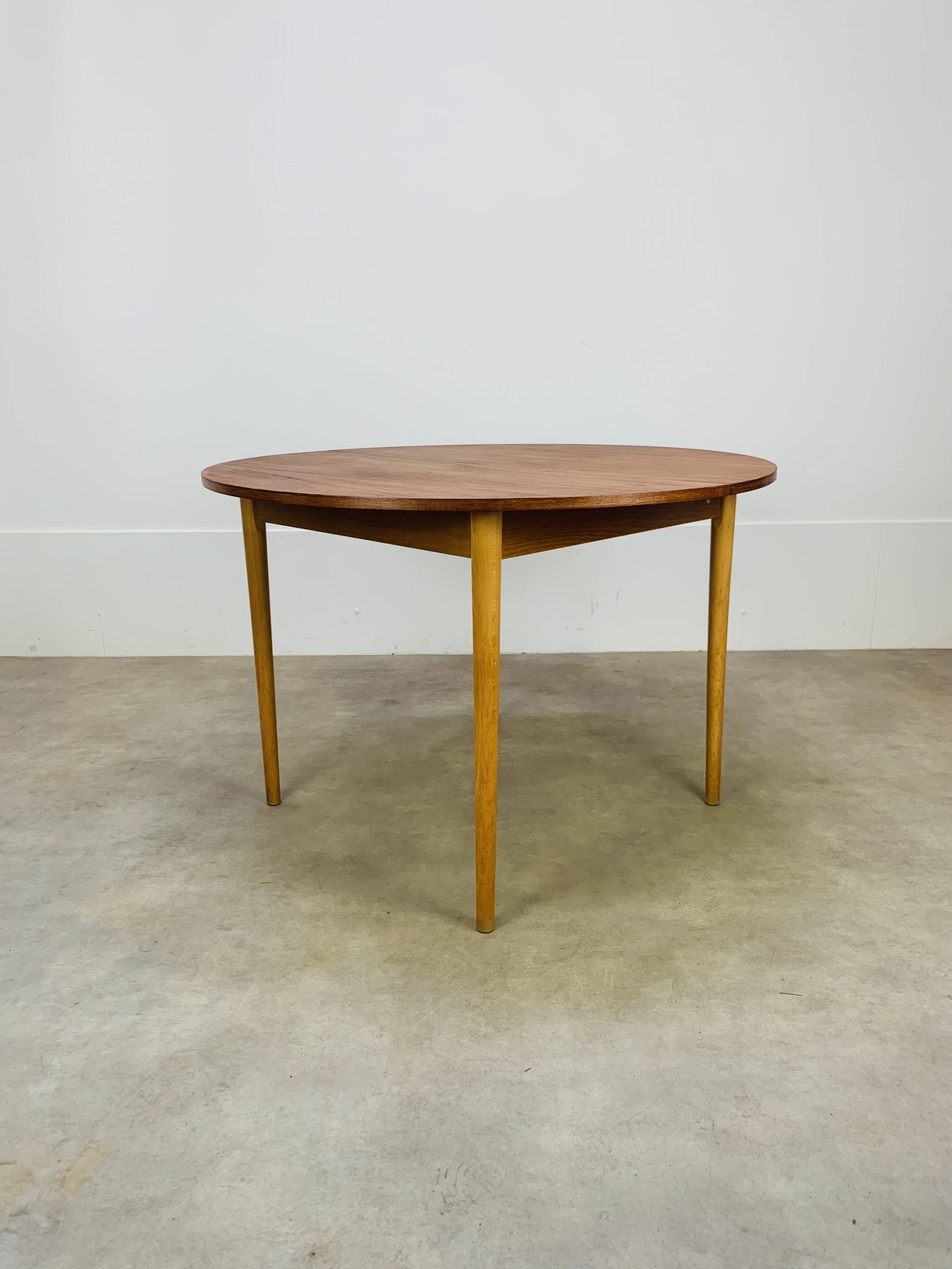 Round extendable Scandinavian table, teak, 1960s