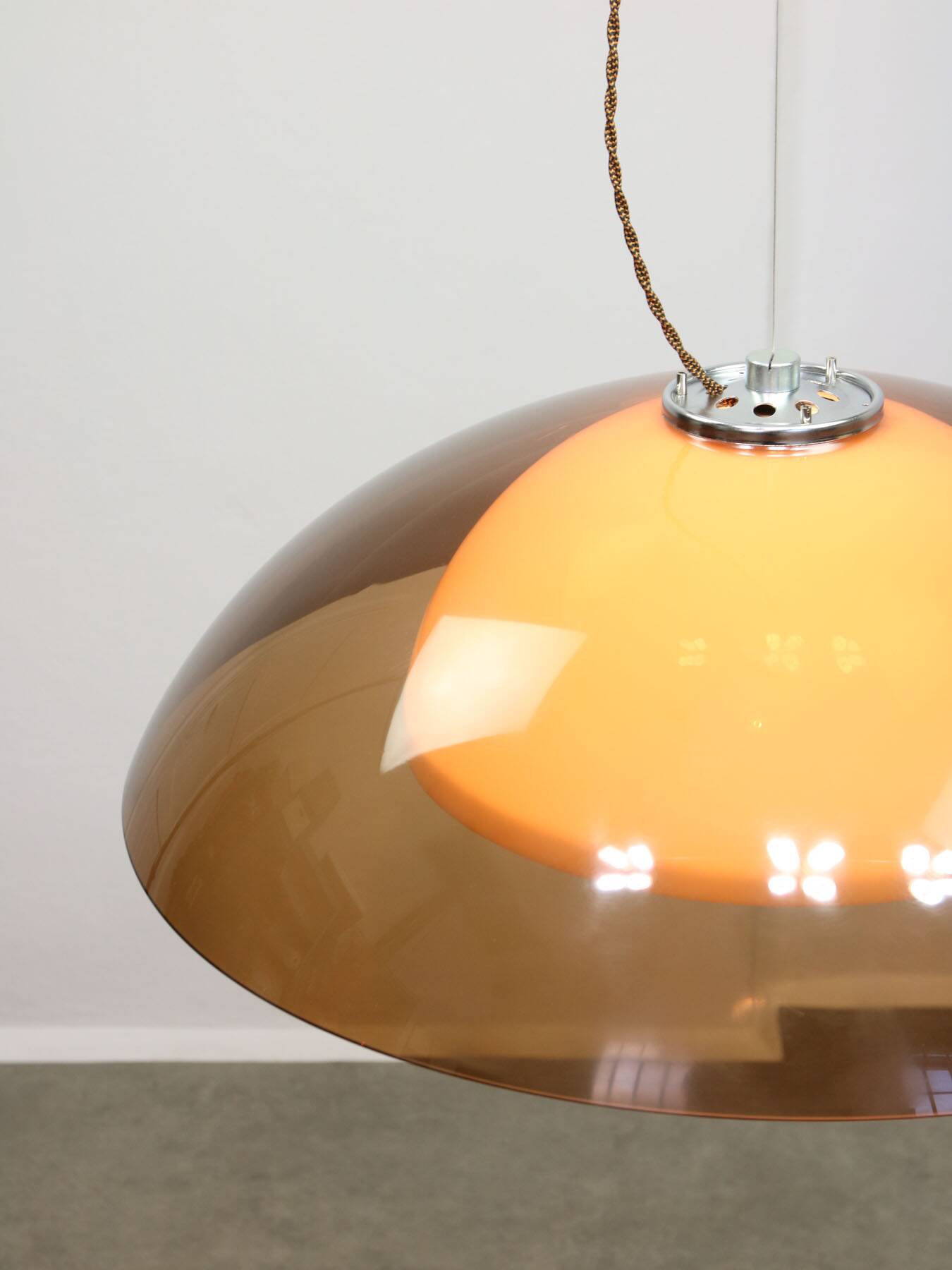 Lampe Space Age en forme d'ovni marron rare de Guzzini, années 1970