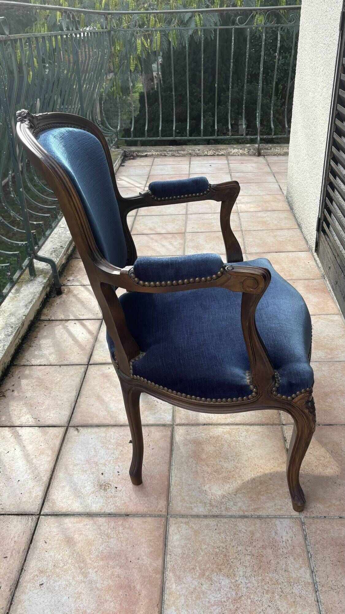 armchair with footrest
