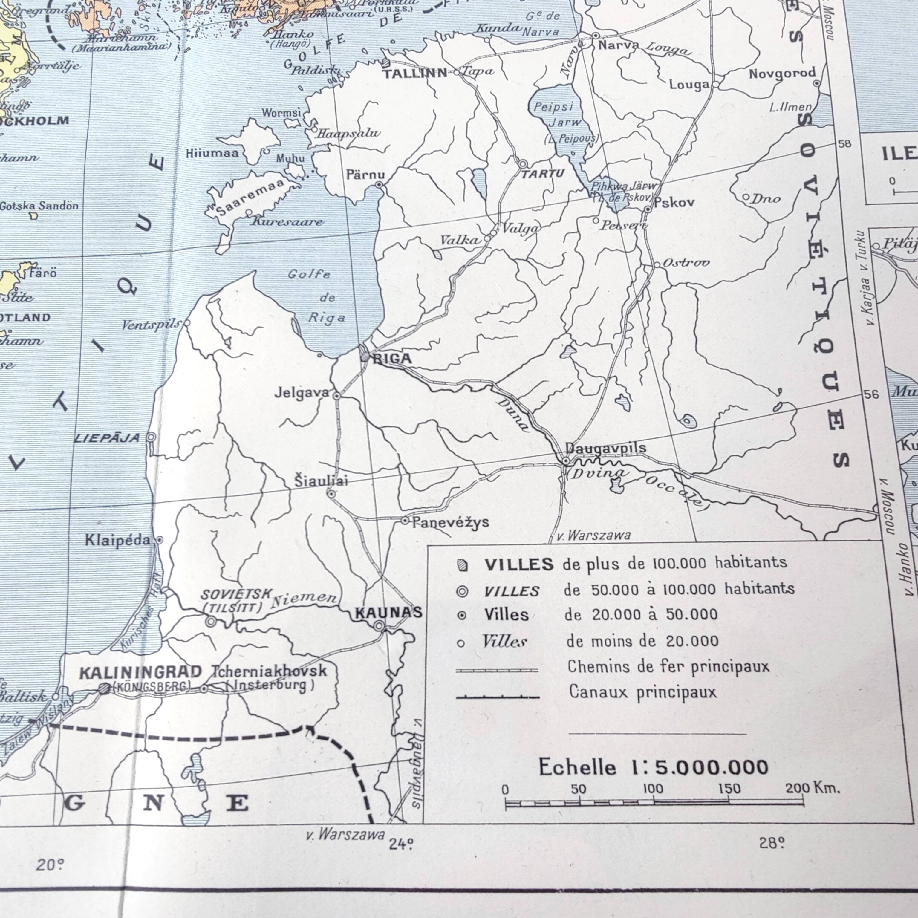 Carte ancienne  Scandinavie Norvège Suède Finlande 43x43cm de 1950