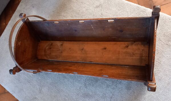Grand berceau ancien en bois