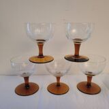 Engraved wine glasses with amber feet, 60s France