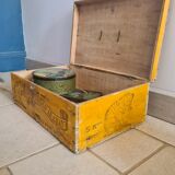 Old advertising box 1930