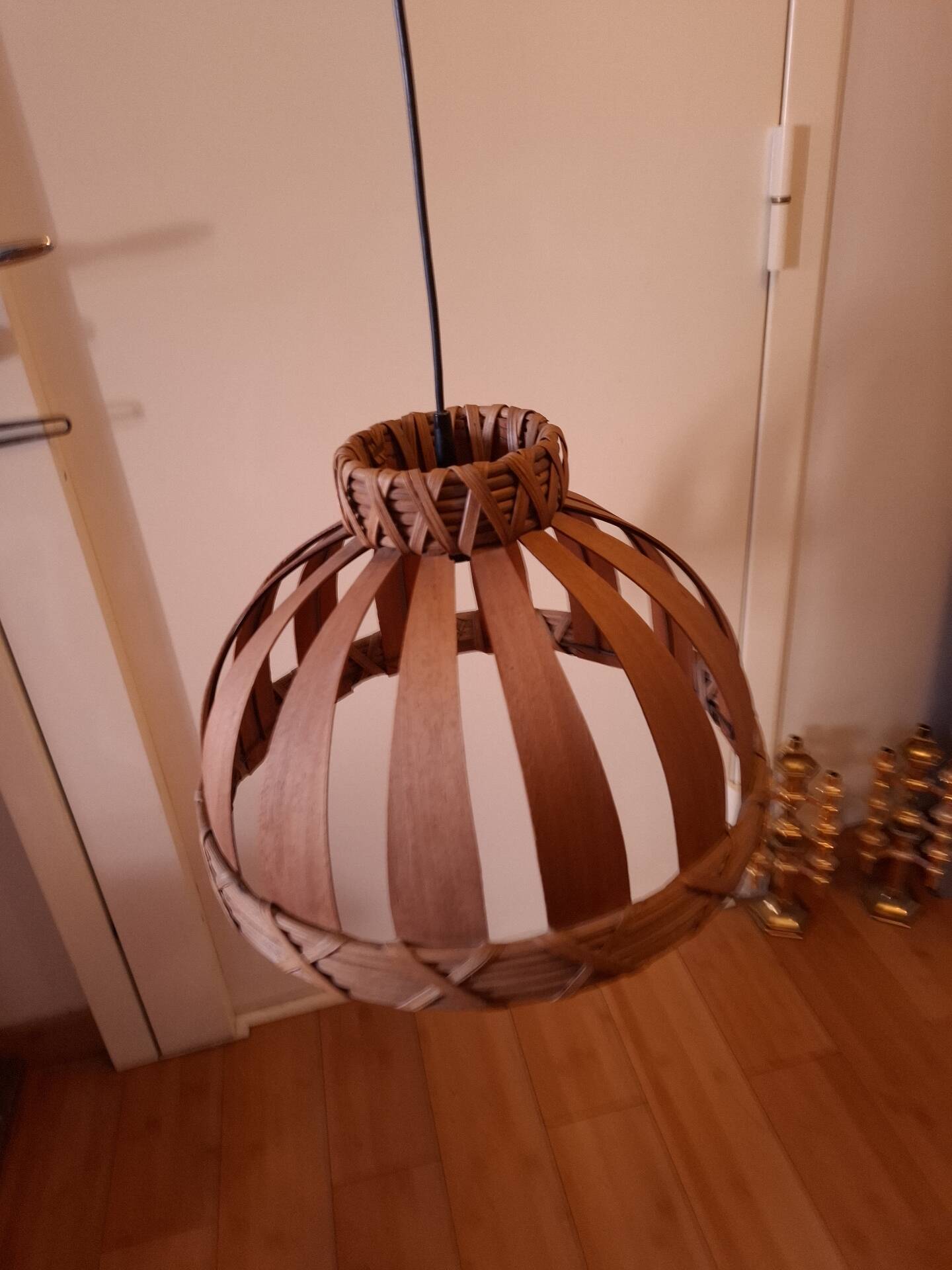 Scandinavian wooden slat suspension