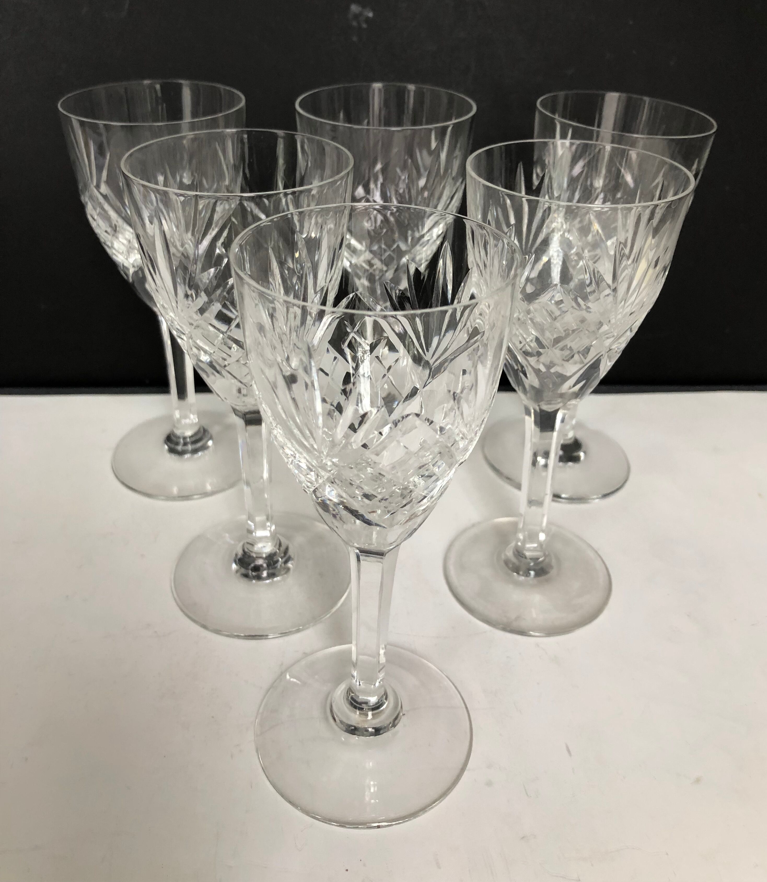 Set de 6 verres à vin en cristal taillé de Saint Louis modèle Chantilly