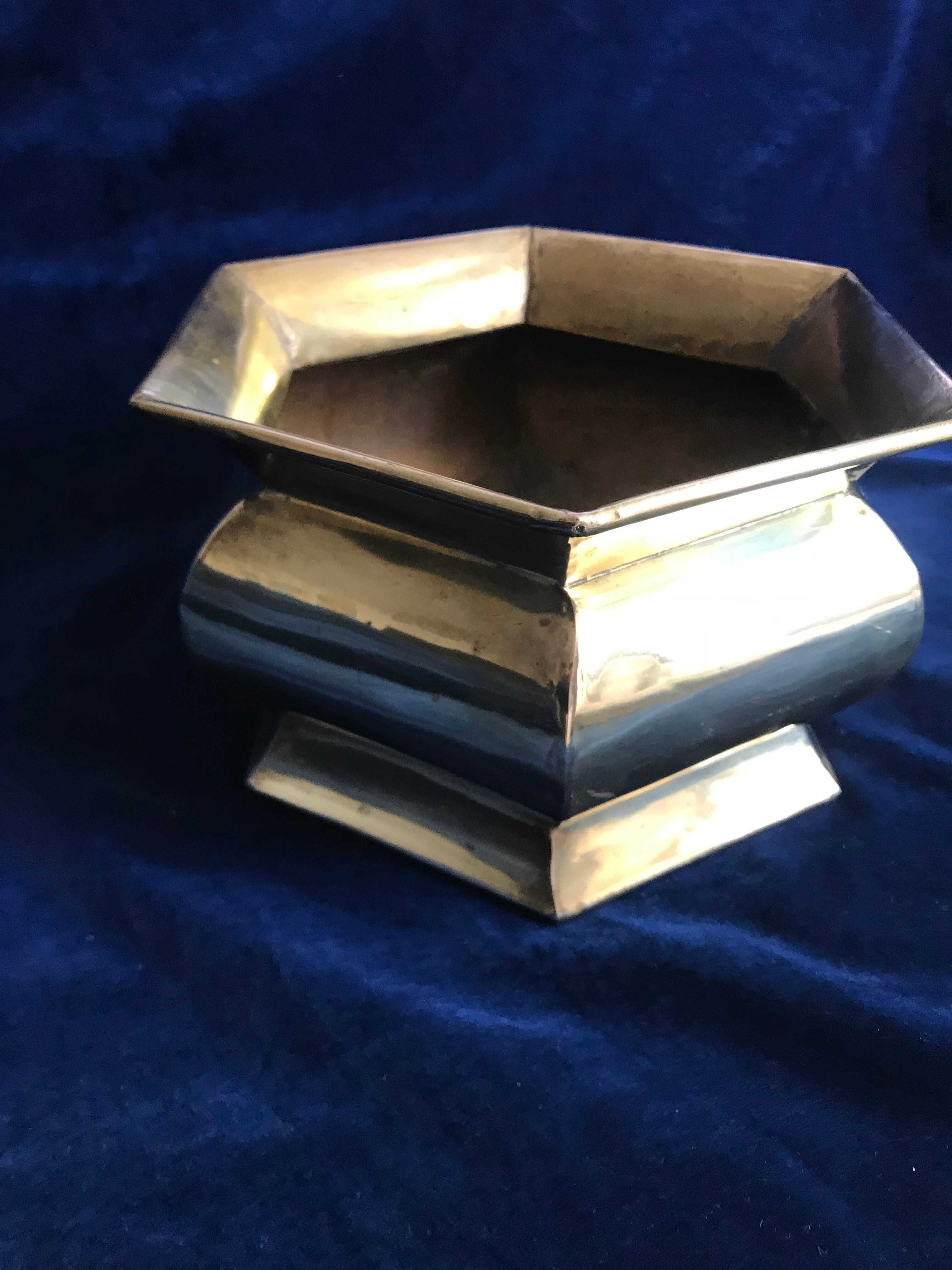 Brass pot cache
