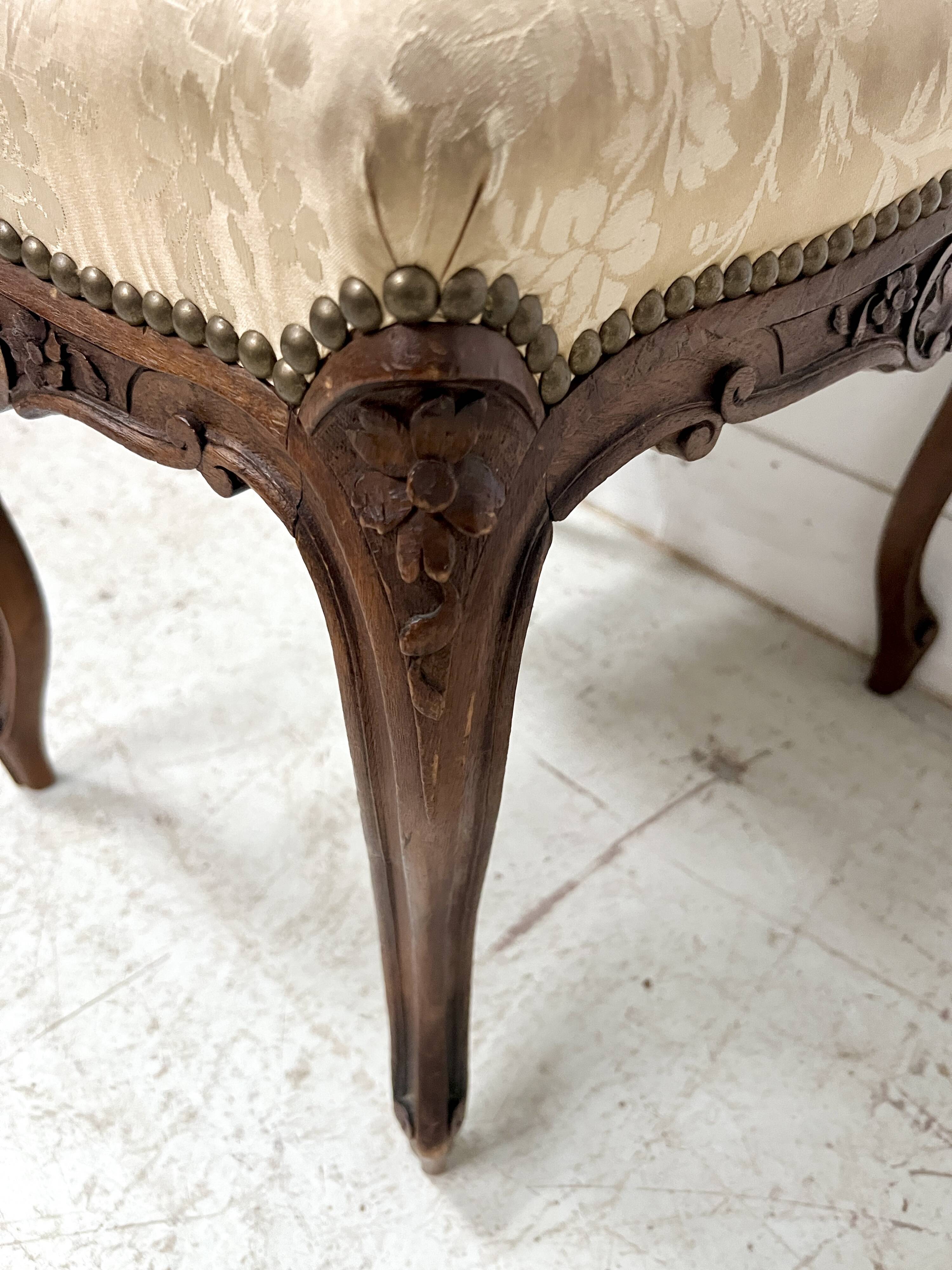 Louis XV style stool in solid walnut, 20th century