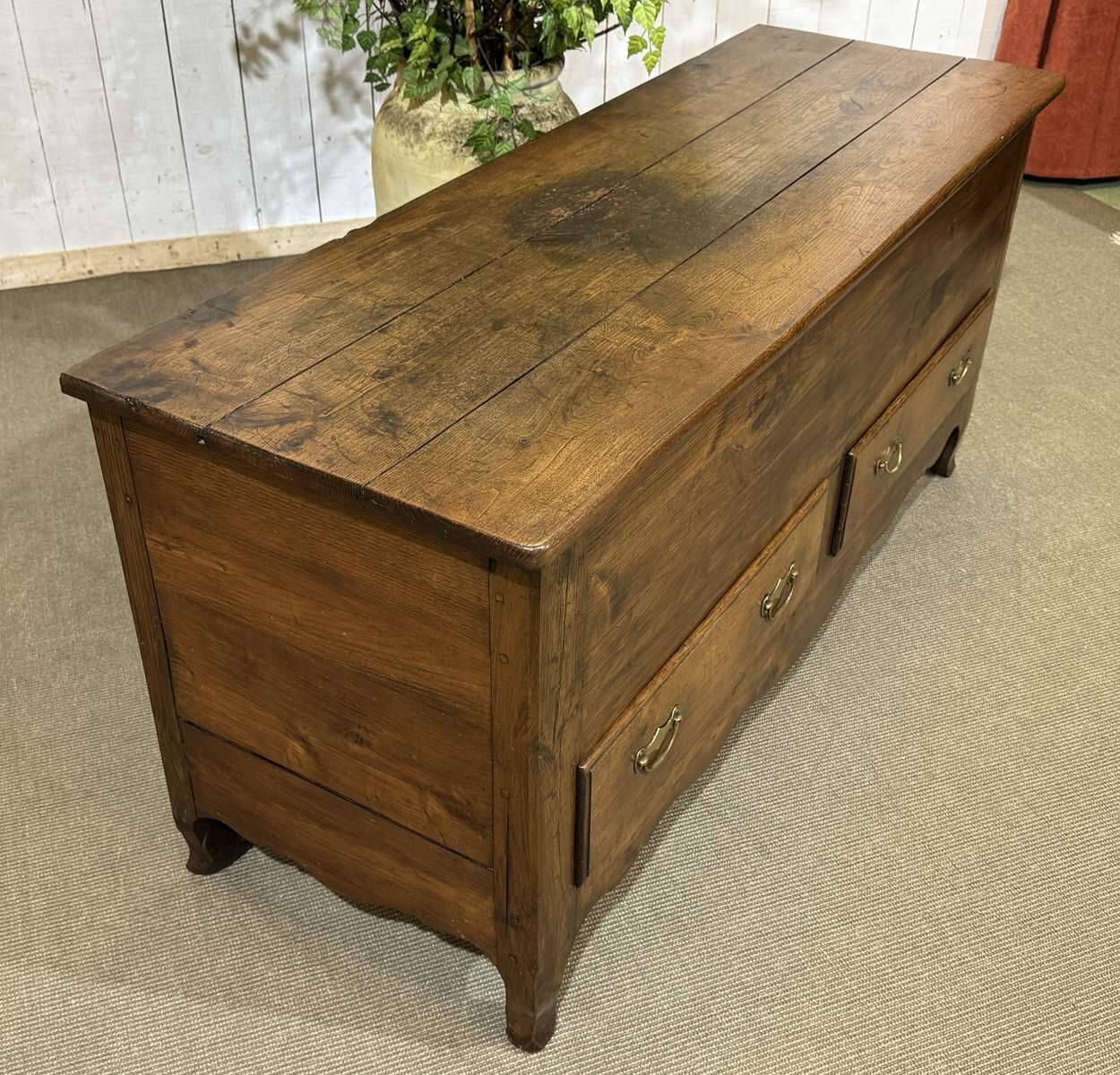Louis XV 19th-century chest in chestnut with 2 drawers.