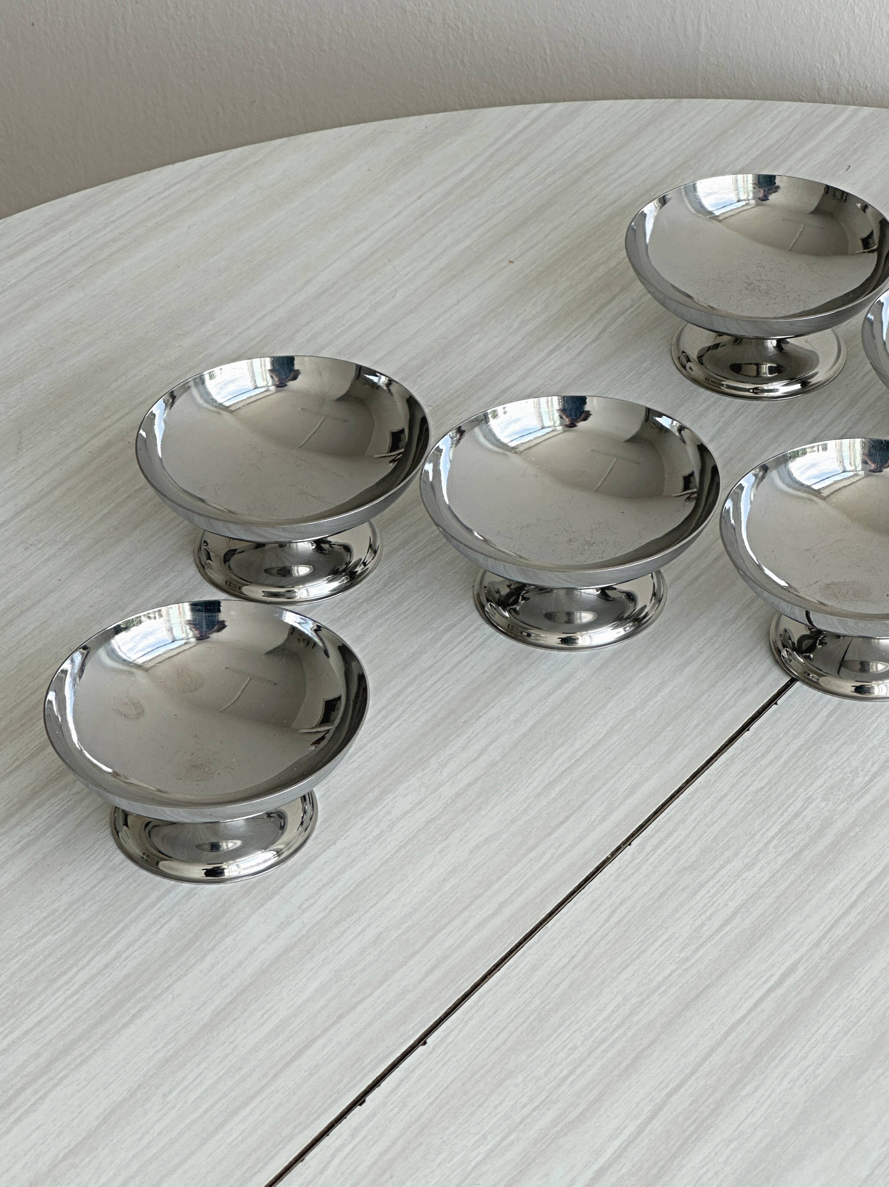 Lot de 6 coupelles sur pied en inox brillant