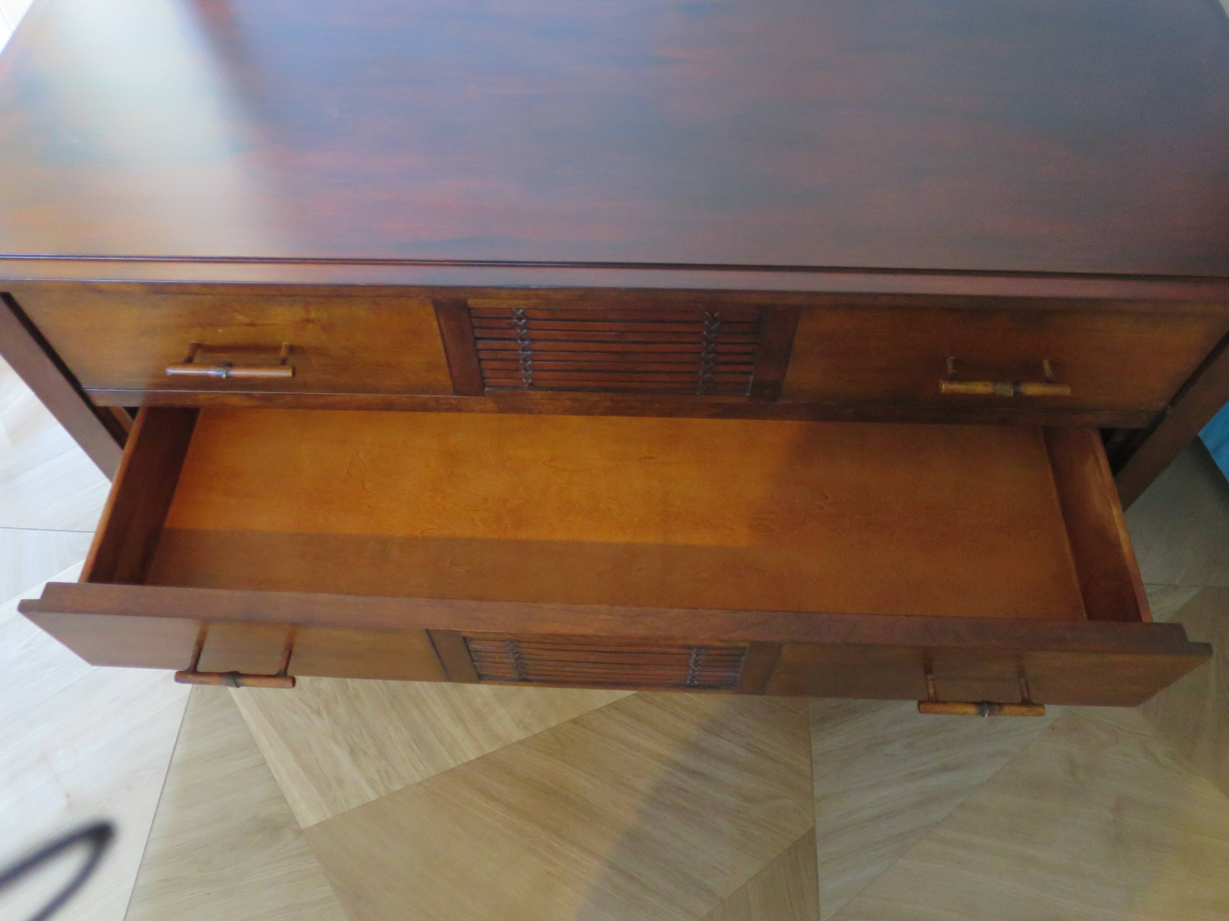 Commode longue–3 tiroirs -style colonial–Teinte acajou