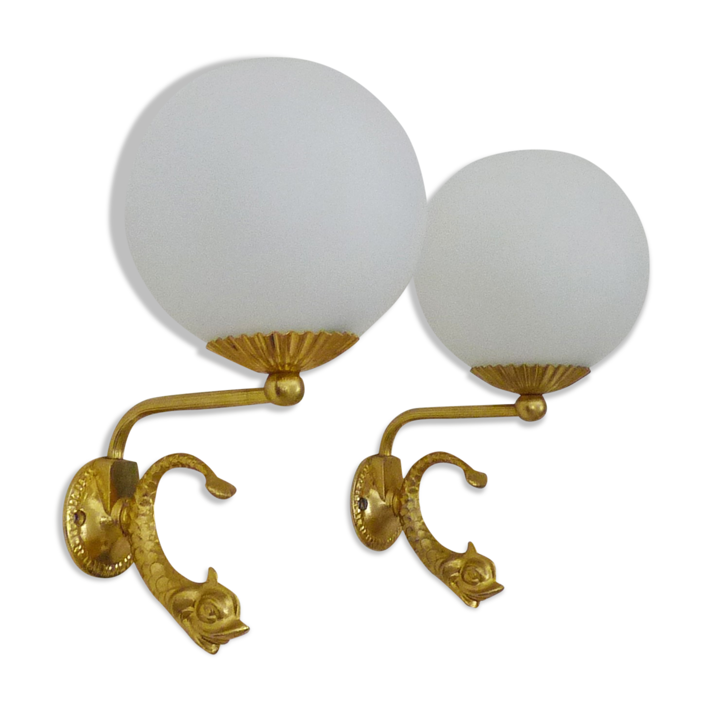 Old pair of wall sconces with carp, brass and globe in white opaline. Year 60