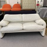 Maralunga 2-seater sofa in white leather by Vico Magistretti for Cassina