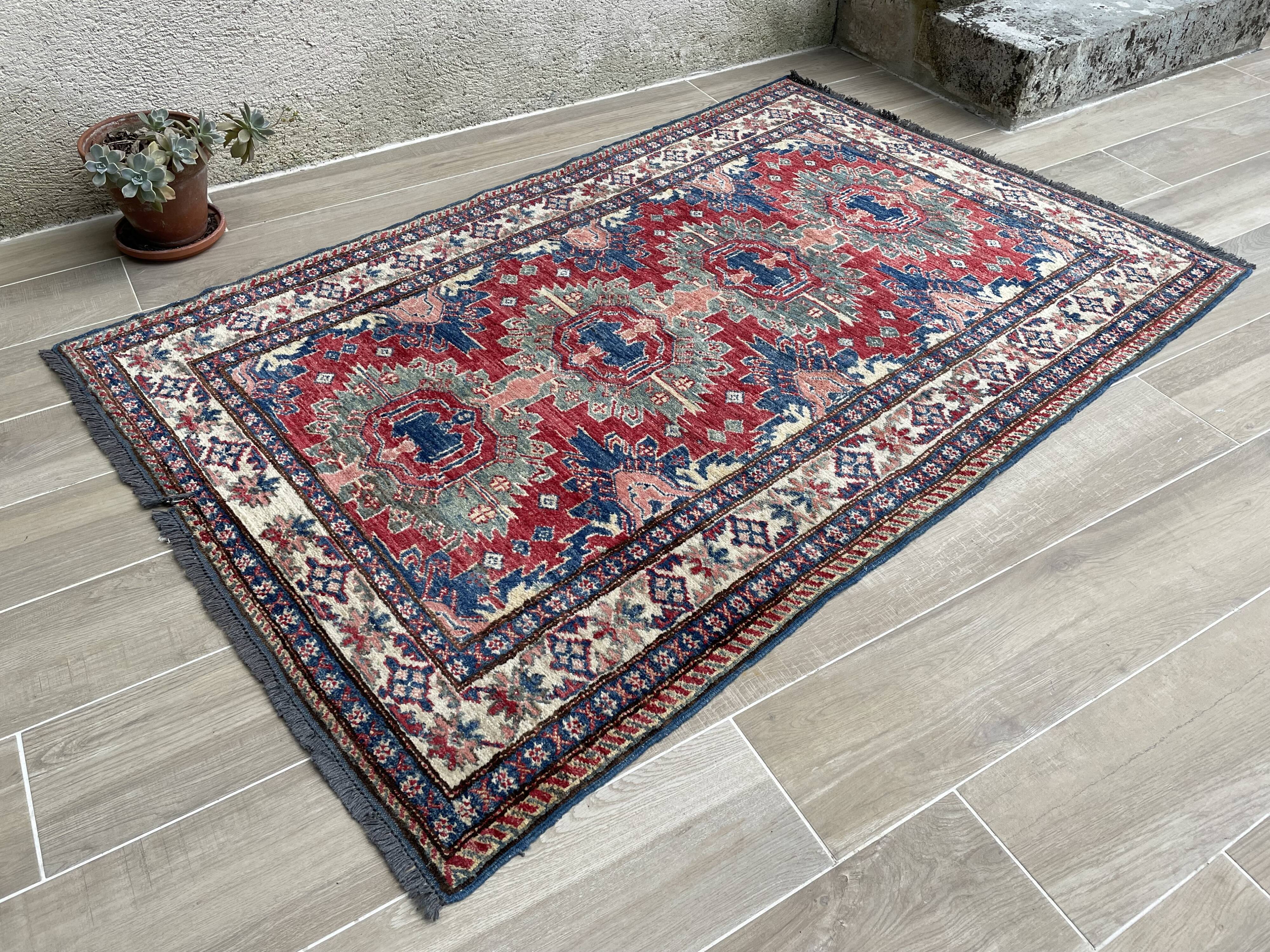Carpet wool and silk 188x121cm