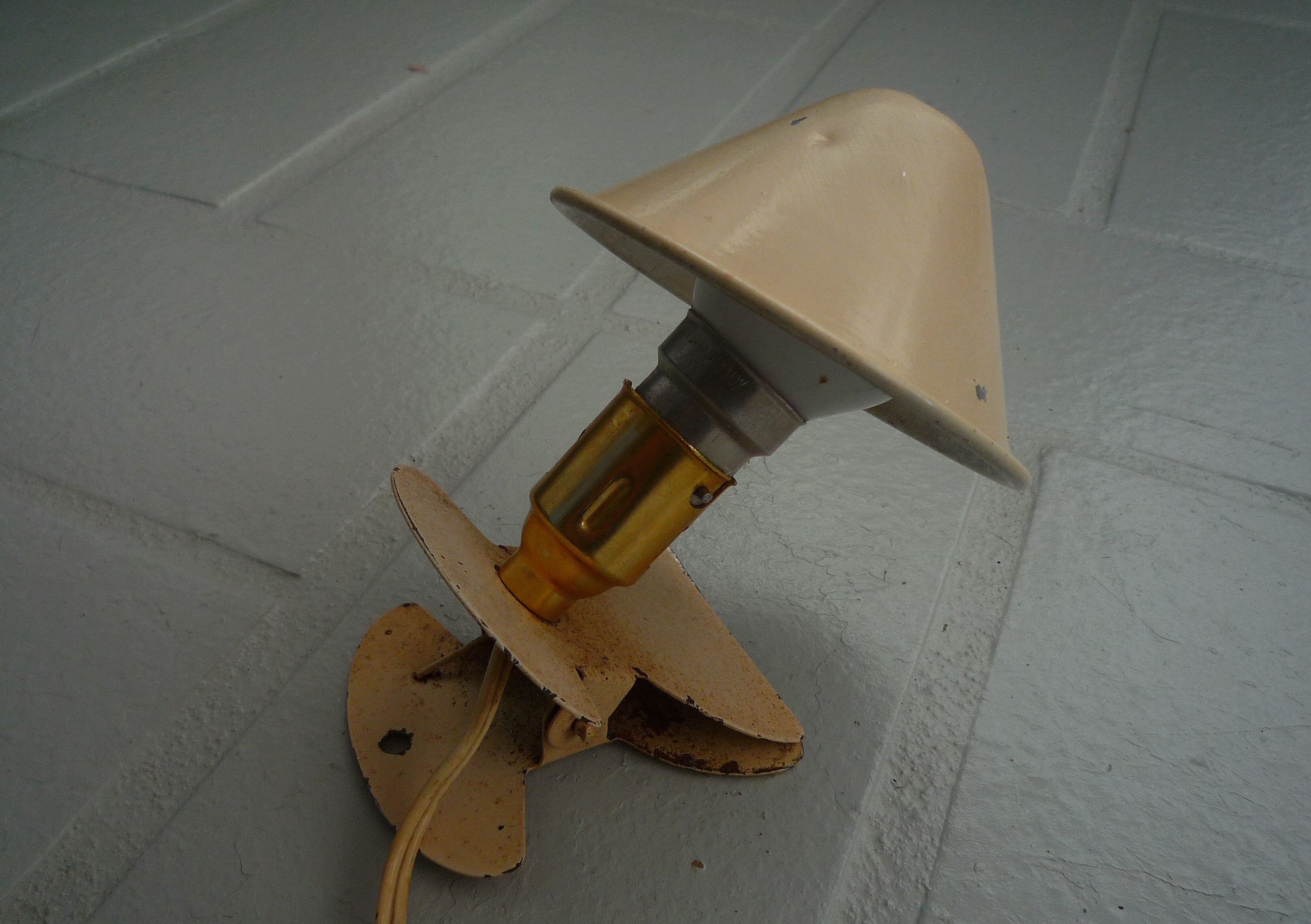 Mushroom lamp with cream white clip, 70s