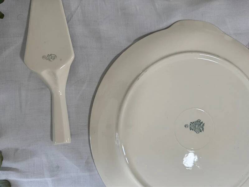 Vintage pie dish and server set