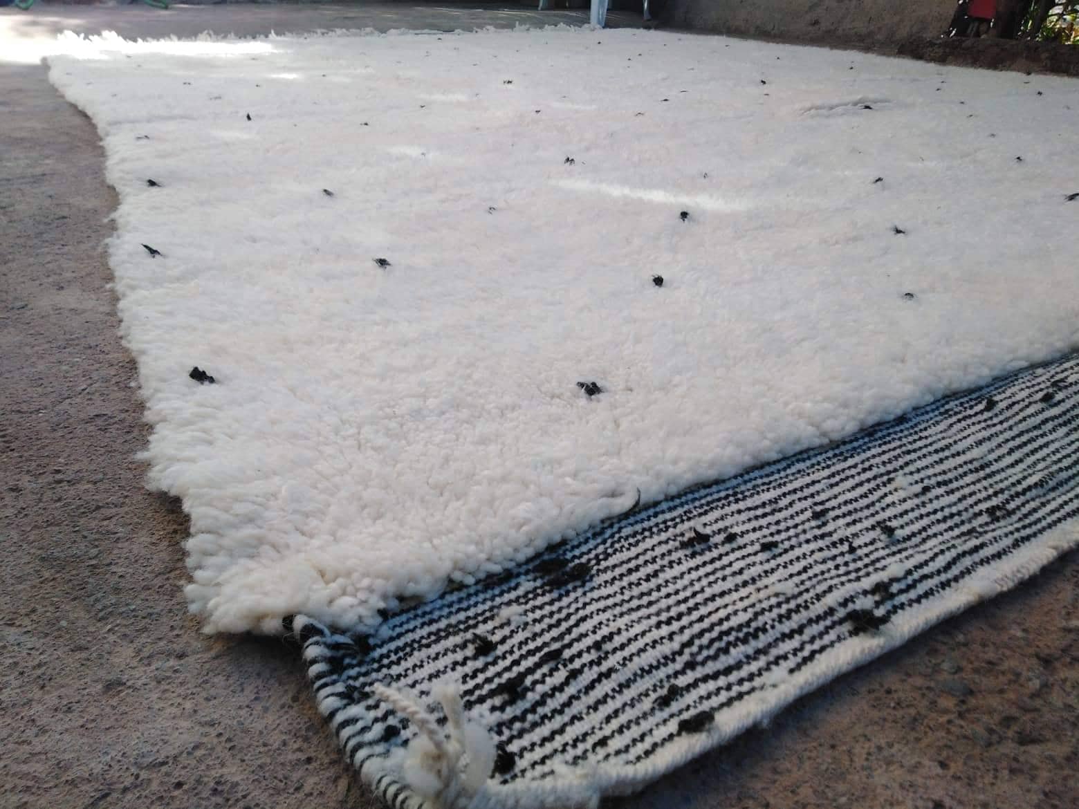 Mrirt rug, 100% virgin wool, 320x240cm