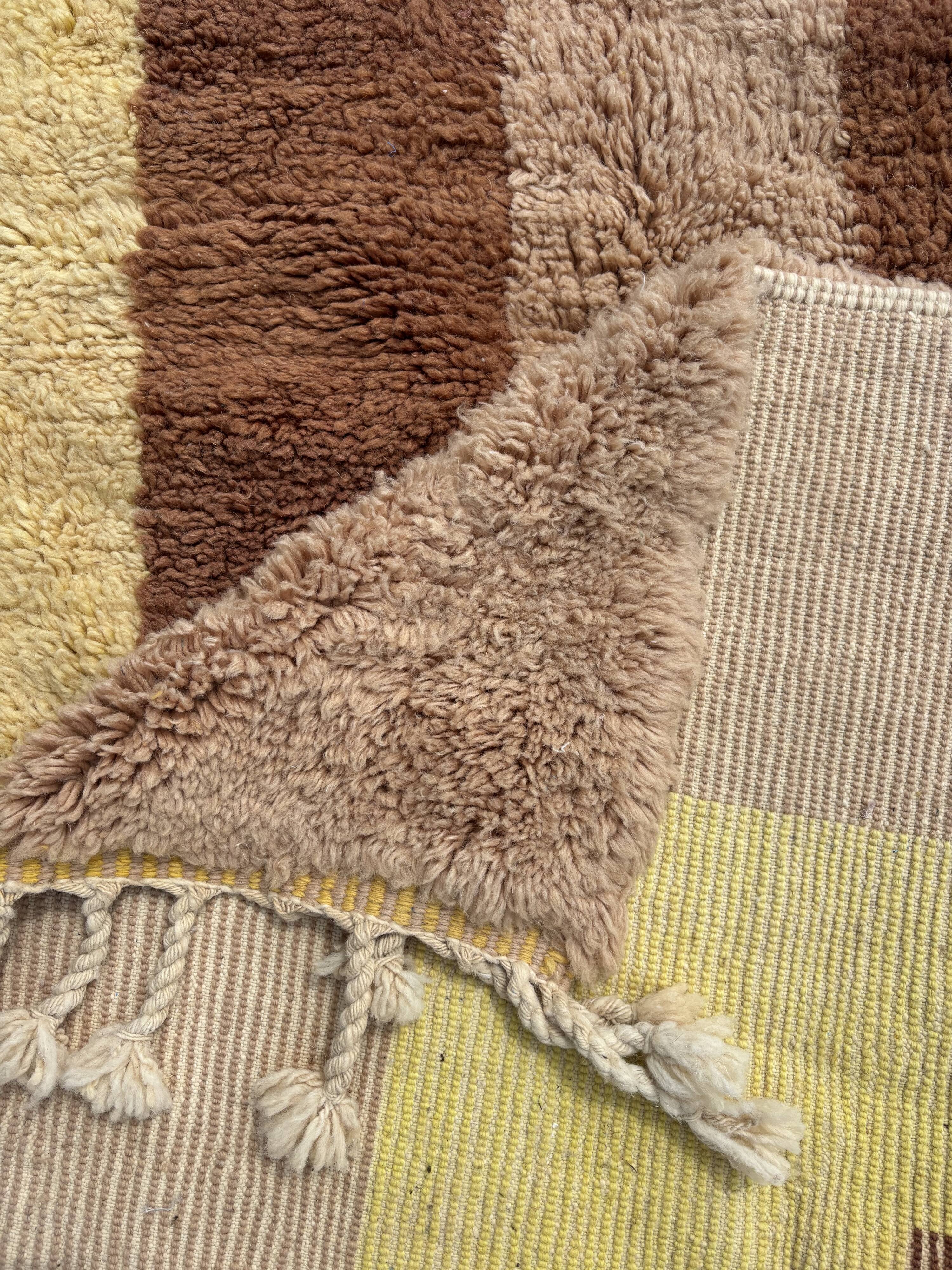 Moroccan Berber Mrirt wool rug