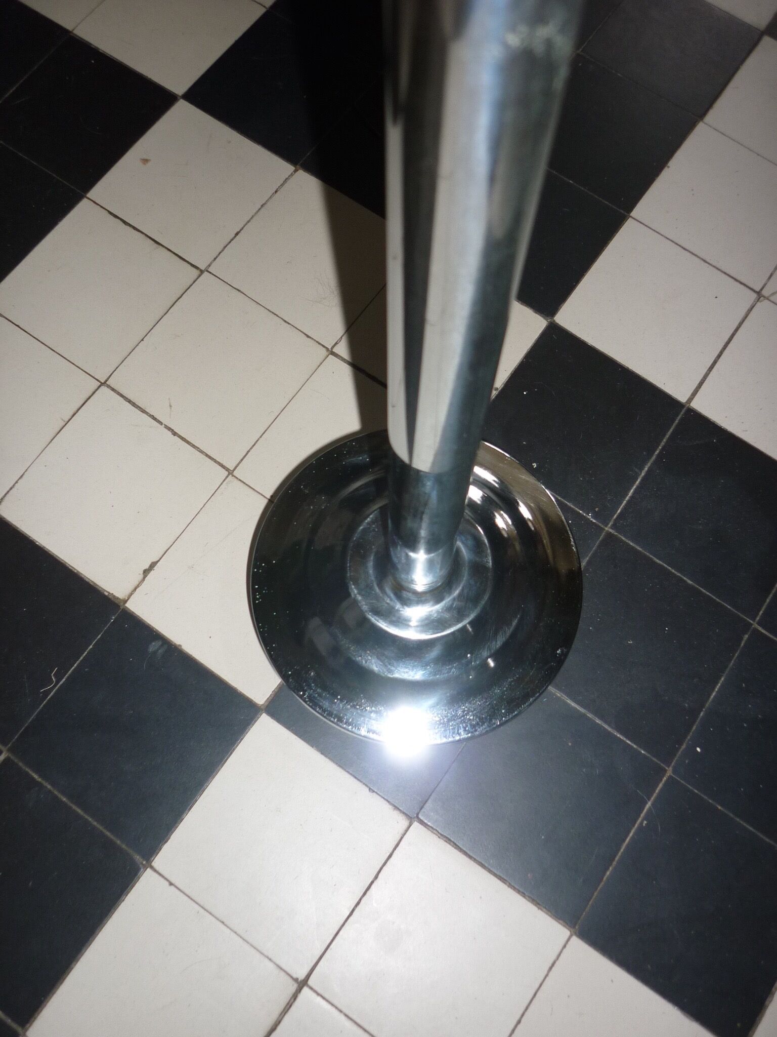 High-standing ashtray tumbler type