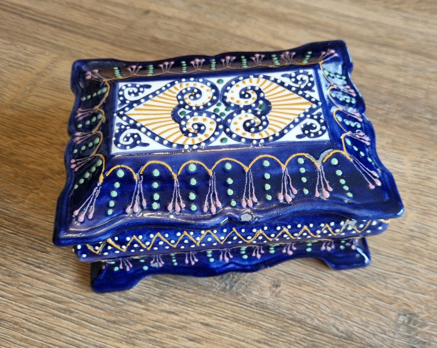 Ceramic box HB Henriot Quimper pointillism