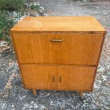 Side table on wheels