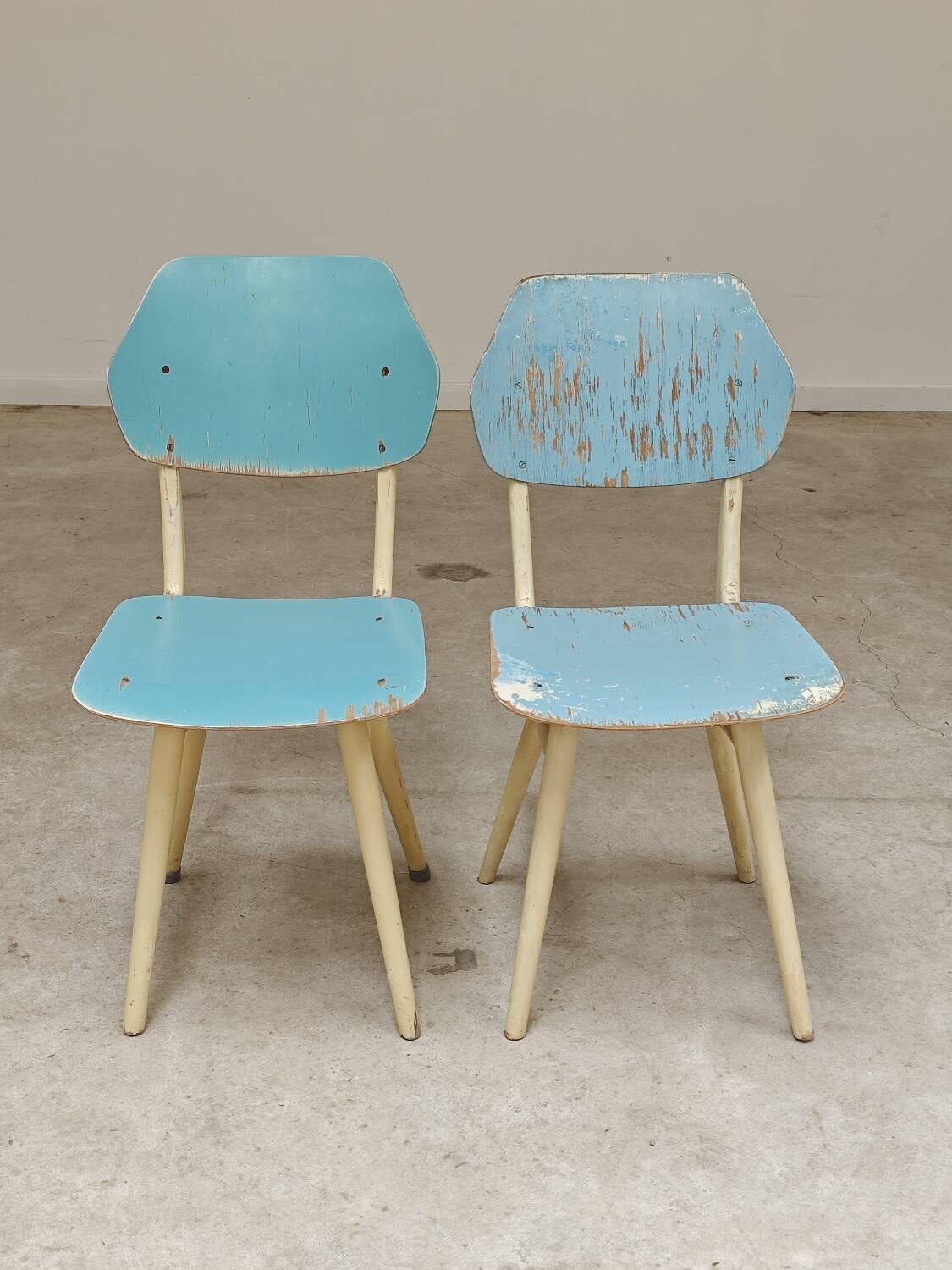 Set of 2 Czechoslovak chairs TON Bystrice Thonet White and Blue