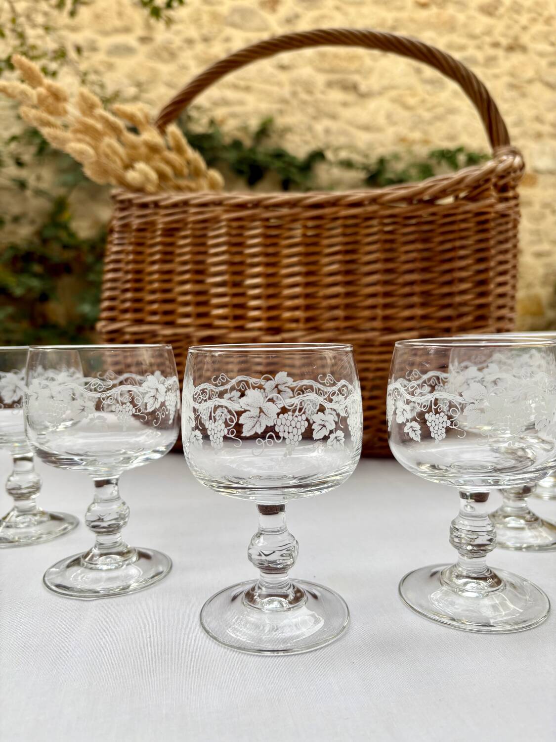 6 Luminarc vine shoot wine glasses