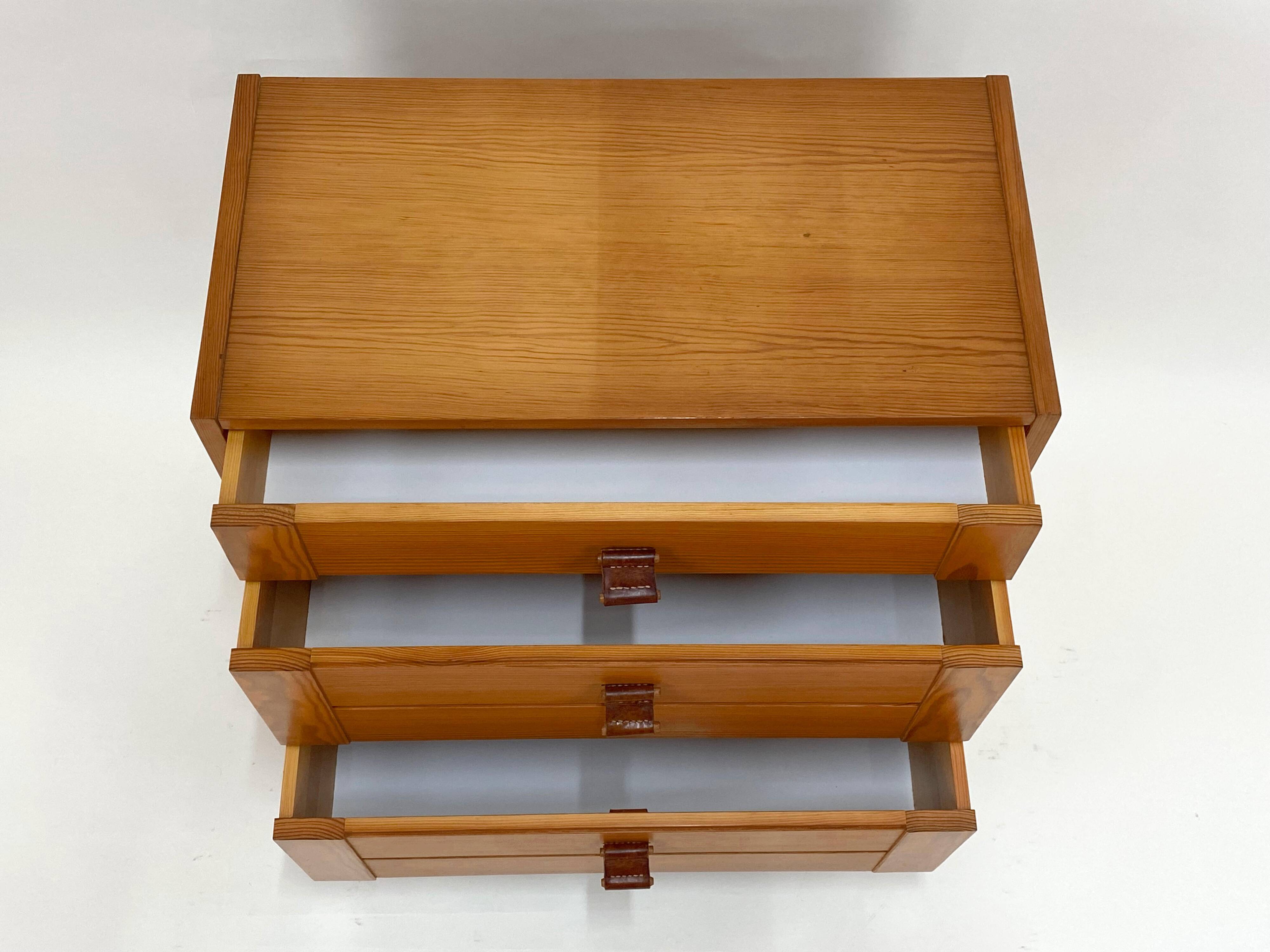 Antique 3 Drawer Chest of Drawers - Pitchpin and Leather - Vintage 70's - Scandinavian Style