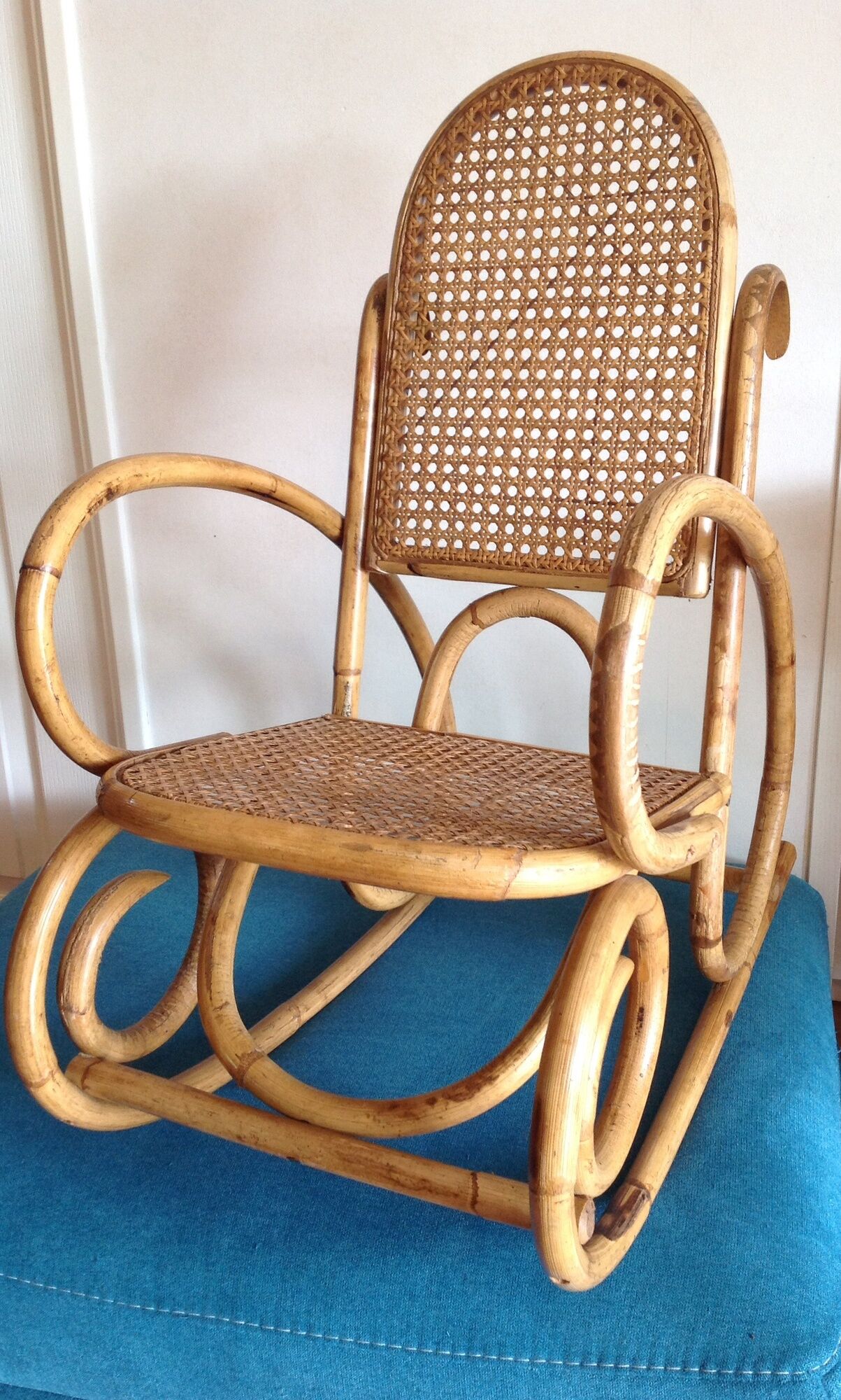Rocking chair child rattan wicker nsac retro old vintage