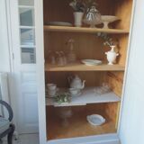 Armoire, penderie patinée gris perle finition cirée.