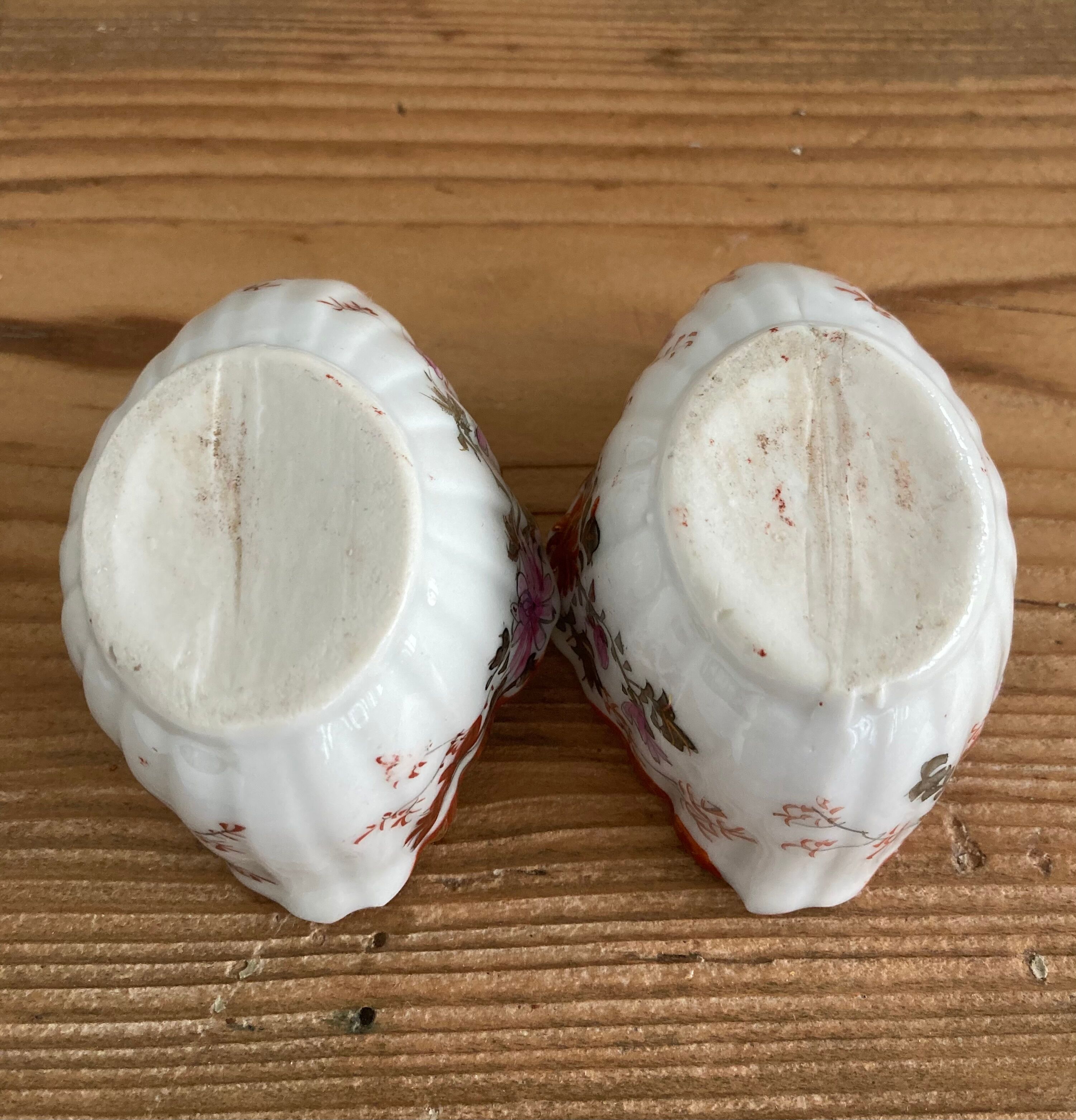 Pair of salerons shell Louis XV style porcelain of the nineteenth