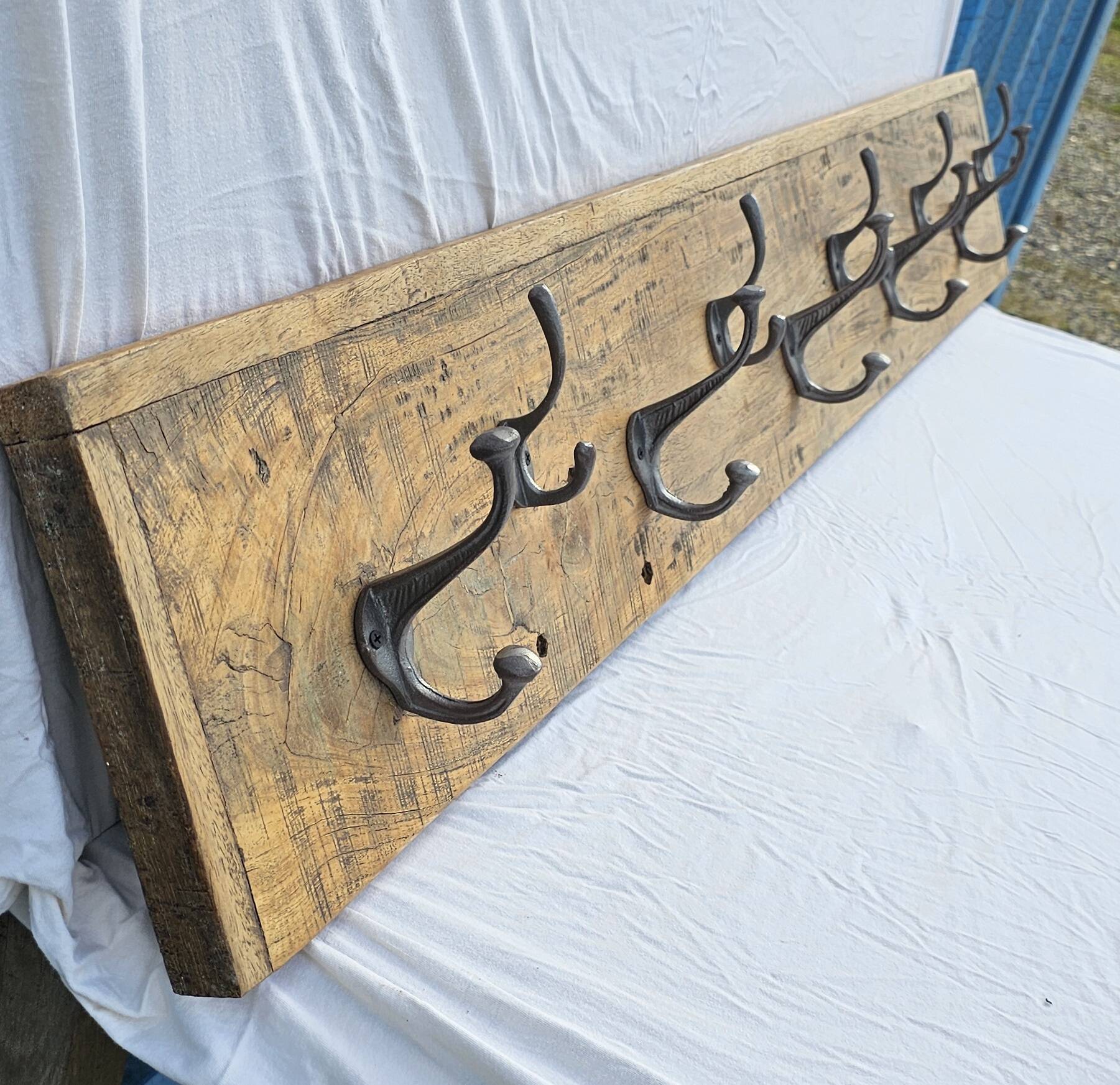 Teak coat rack with 10 double cast iron hooks