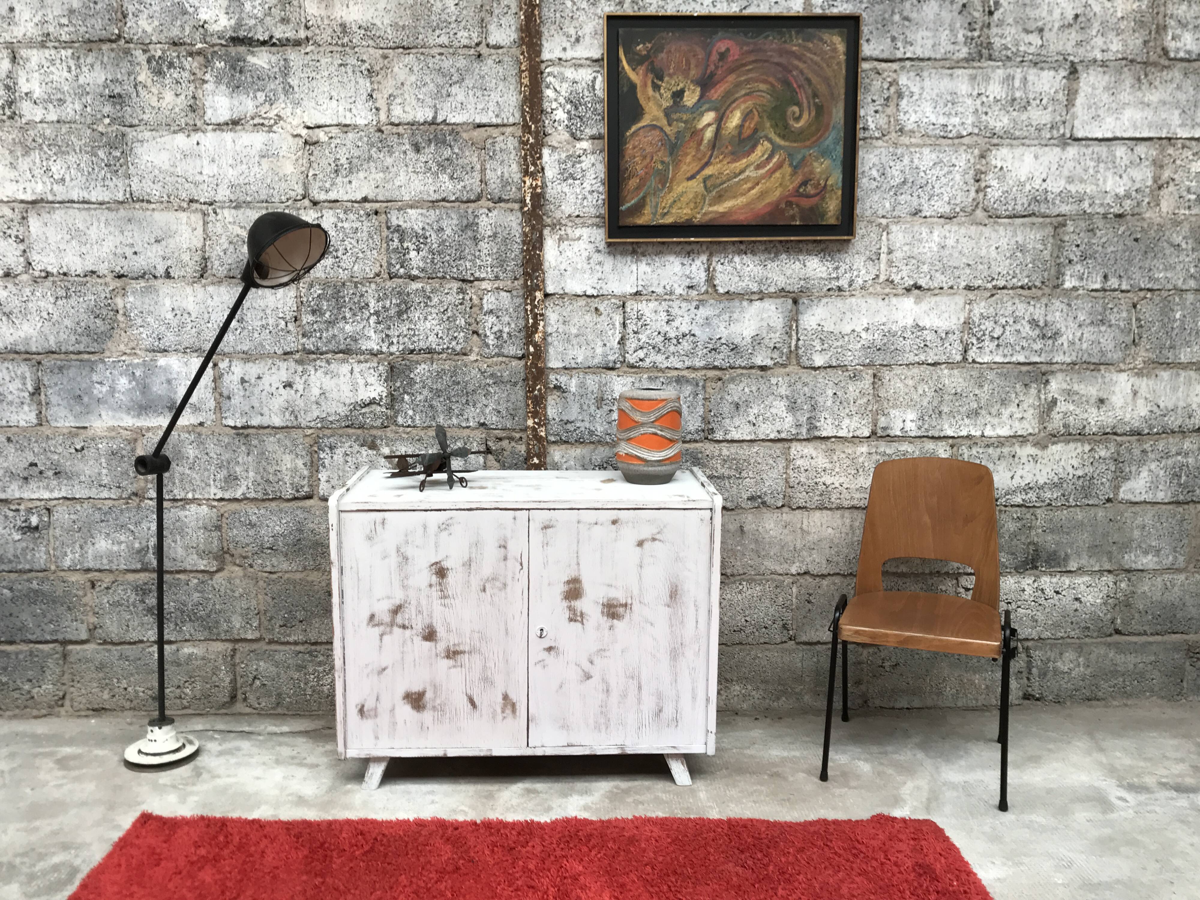 Buffet bahut vintage 1950 pieds compas patine blanche