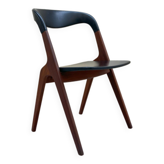 Sonja chair by Johannes Andersen