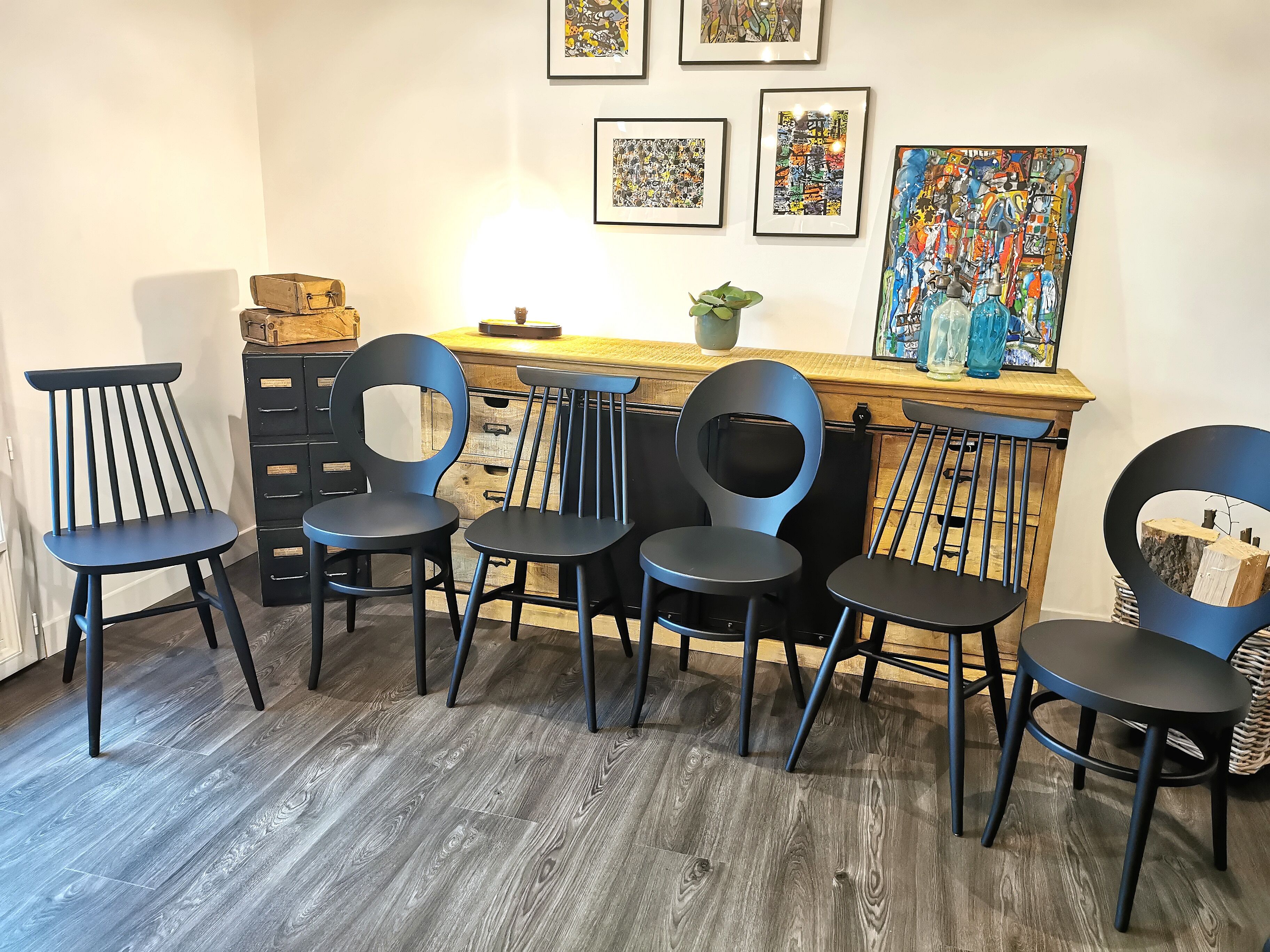 Series of 6 mismatched bistro chairs Baumann and Gizycko