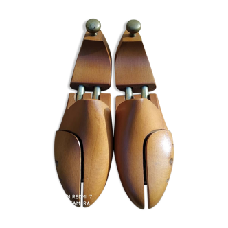 Shoe trees