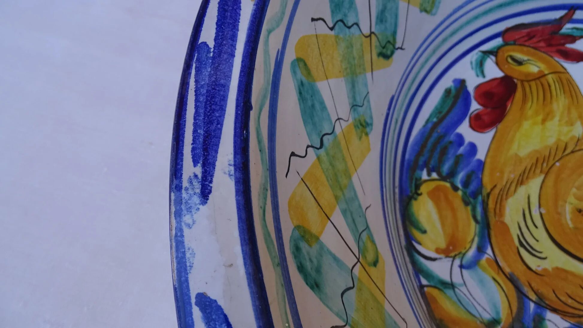 Grand lebrillo vintage en faïence espagnole Triana avec coq