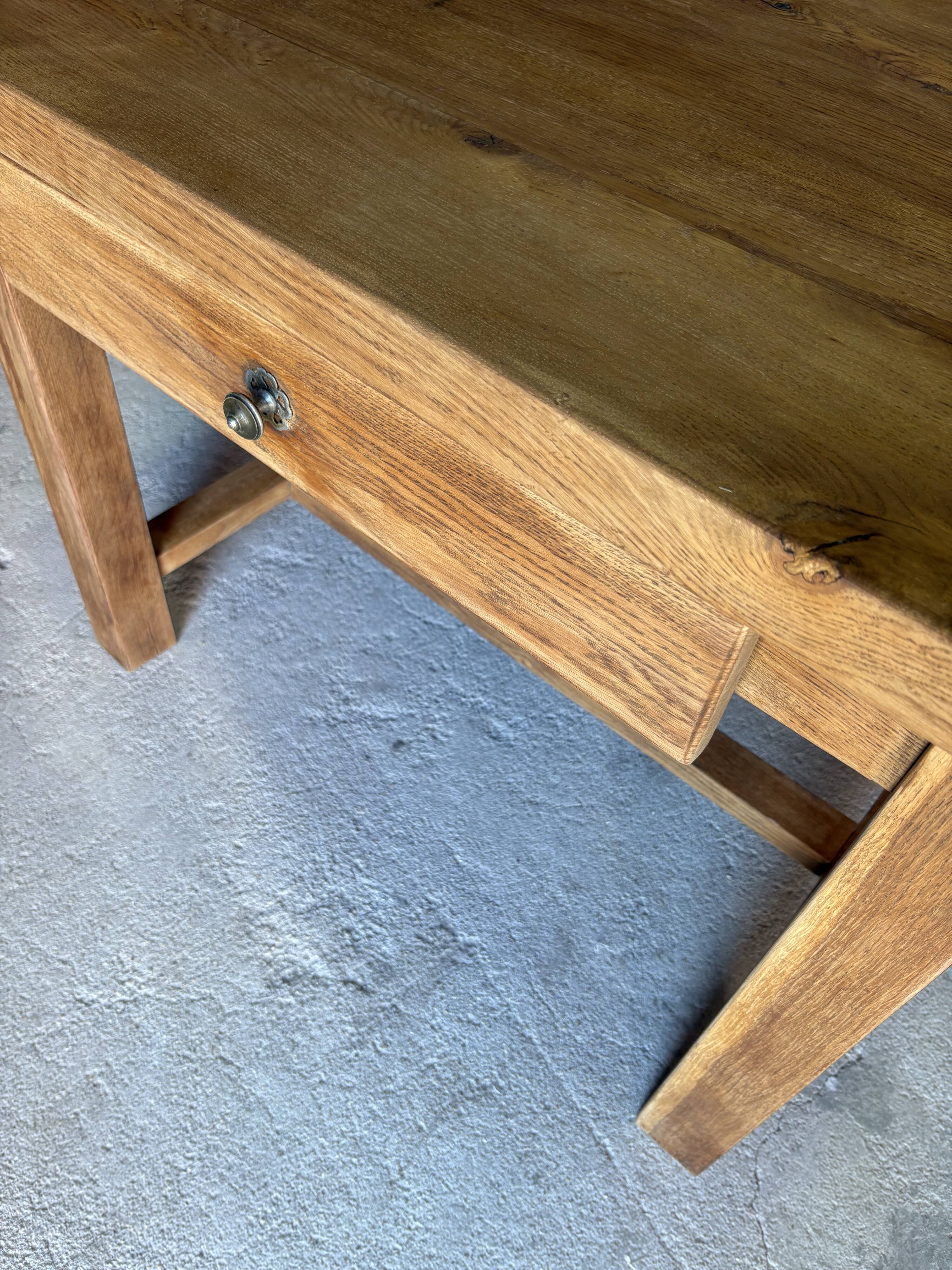 Table / Bureau ancien rénové – Pièce unique