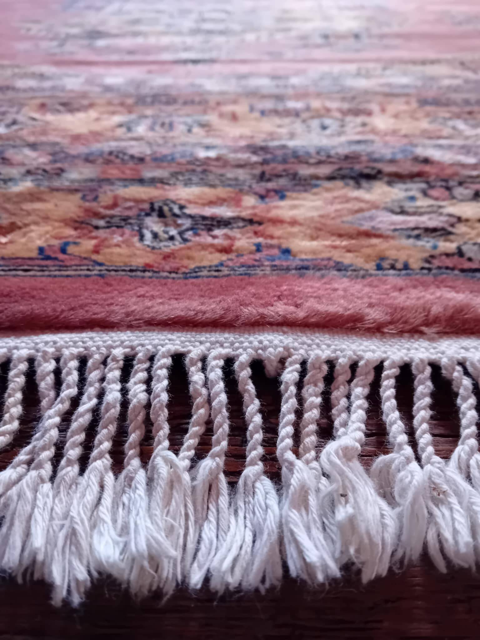 Handmade Pakistani Kafkazi Rug 275x194cm