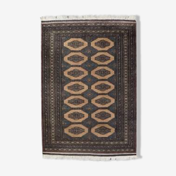 Carpet rug with pompoms 202 x 127 cm