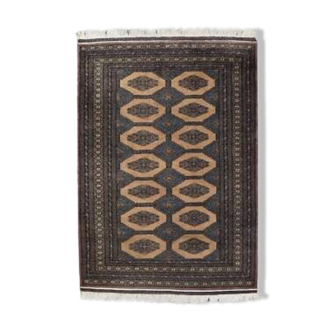 Carpet rug with pompoms 202 x 127 cm