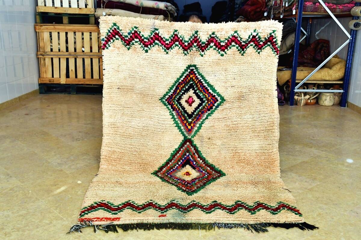 Vintage Boujaad Moroccan Berber rug 184 x 126 cm