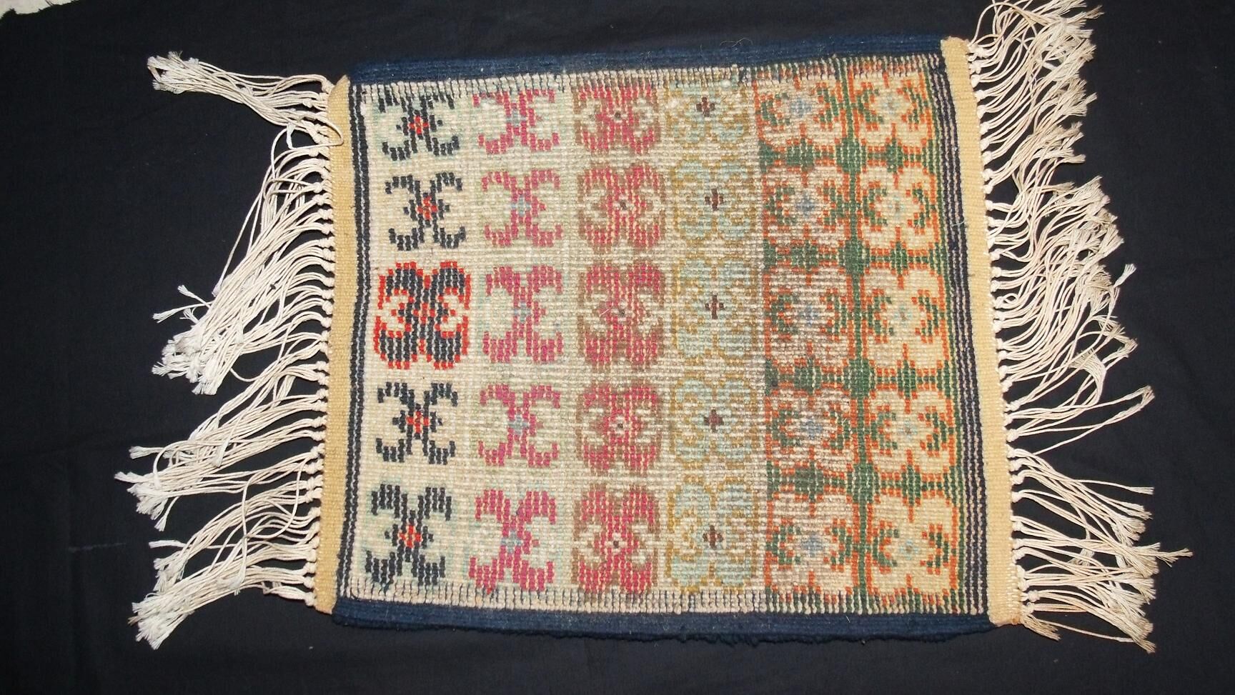 Old small prayer Berber carpet in wool