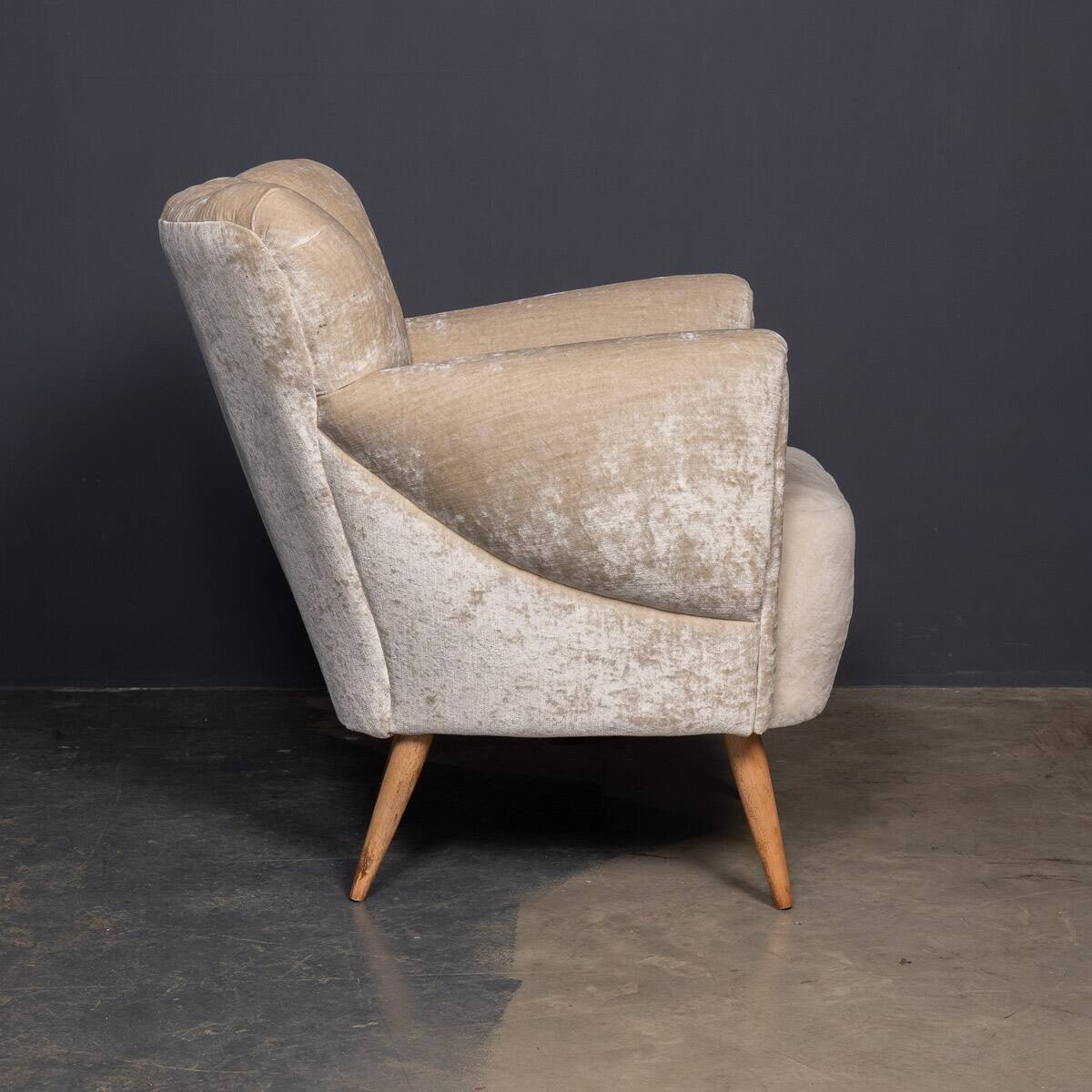 ELEGANT 20thC PAIR OF BOUDOIR SHELL-BACK CHAIRS c.1950