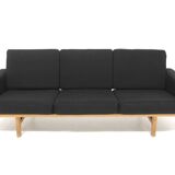 Scandinavian sofa "GE-236", Hans J. Wegner, Getama, Denmark, 1960