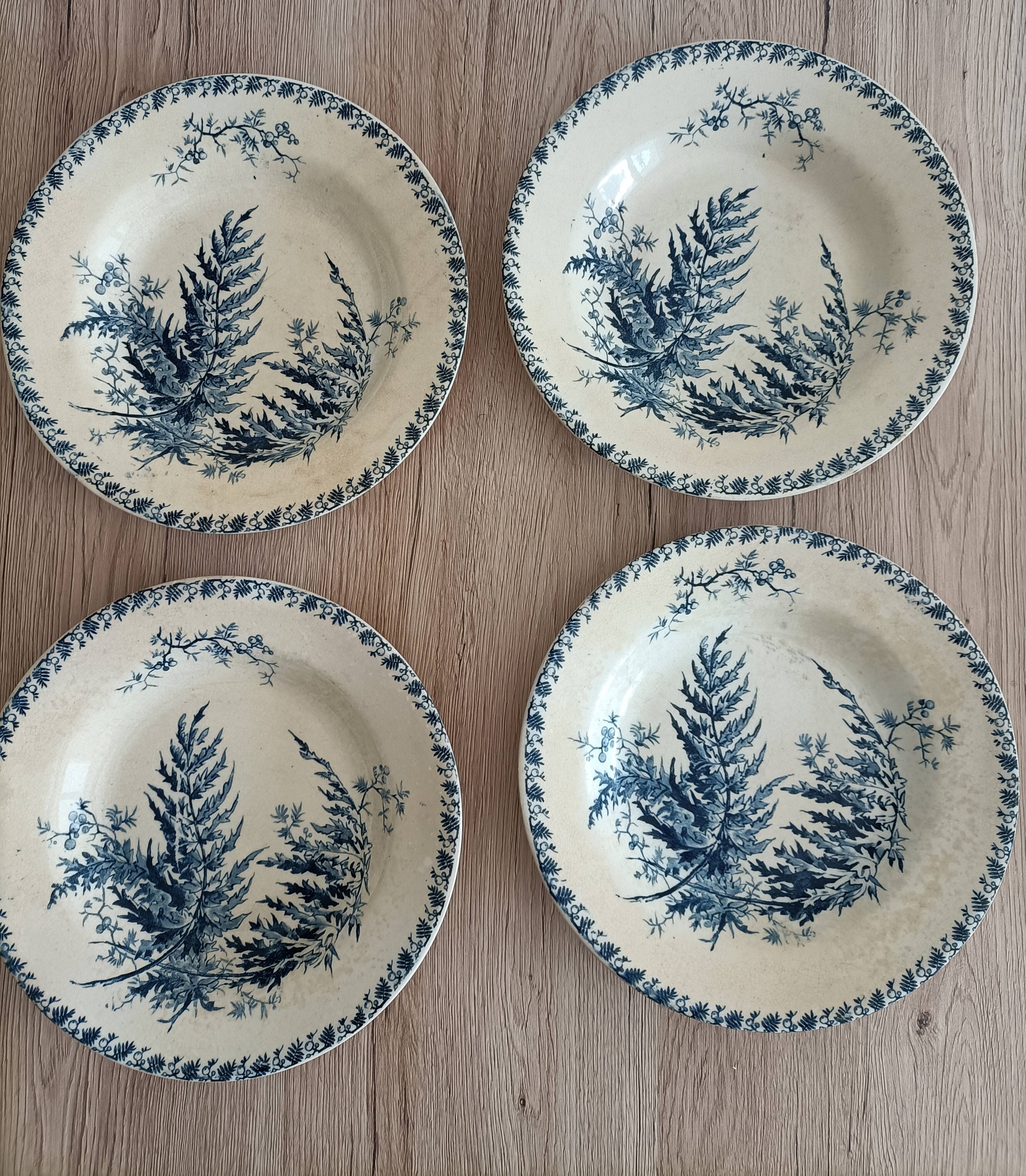 Lot 4 blue plates in opaque porcelain from Gien Fougères collection