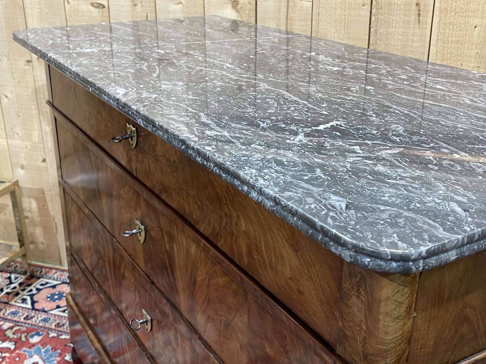 19th century Restoration chest of drawers in mahogany and marble top