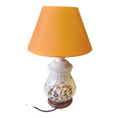 Très belle lampe de chevet de type "Moustiers" avec son abat jour en soie e