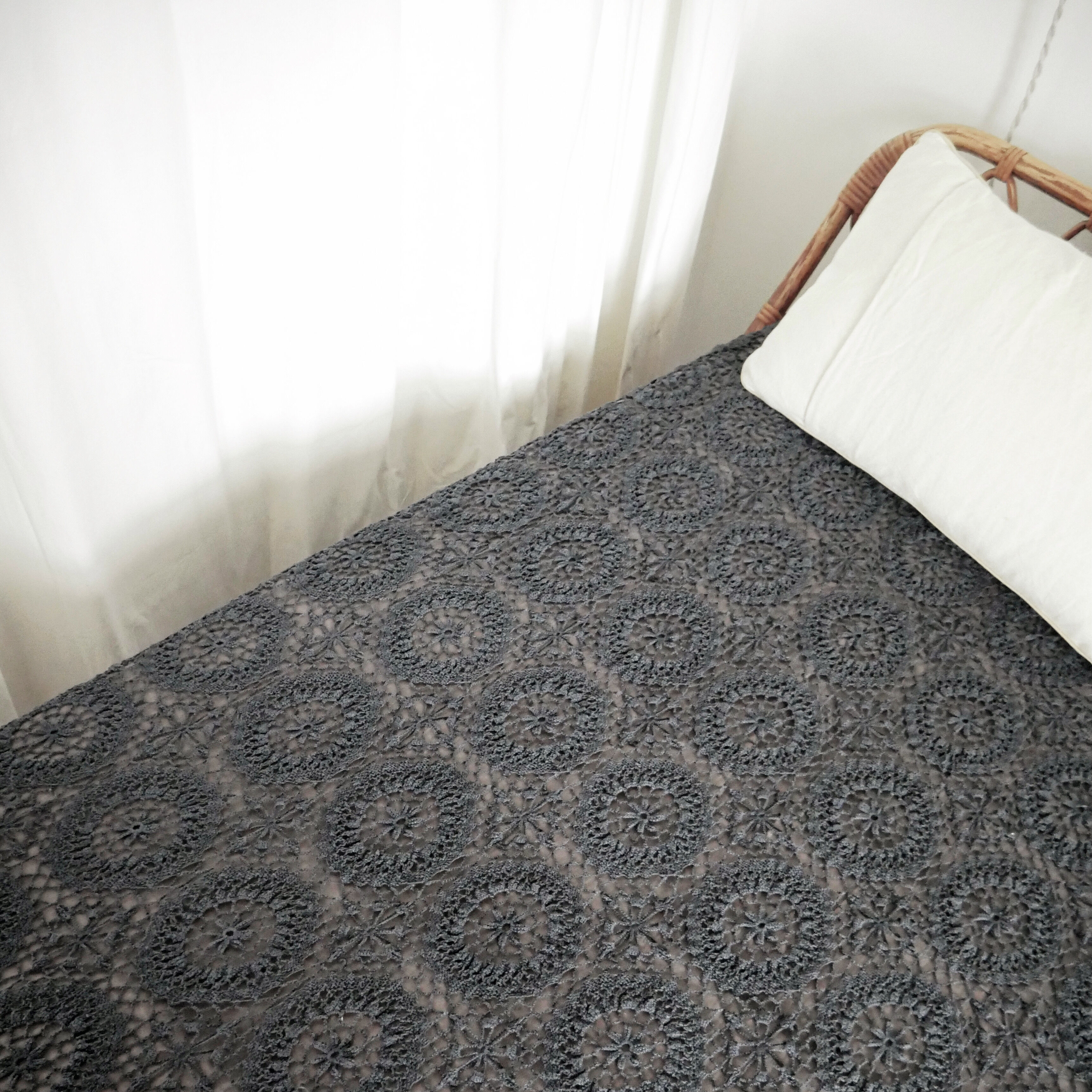 Dyed crochet bed top