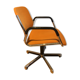 Chair of management 70s