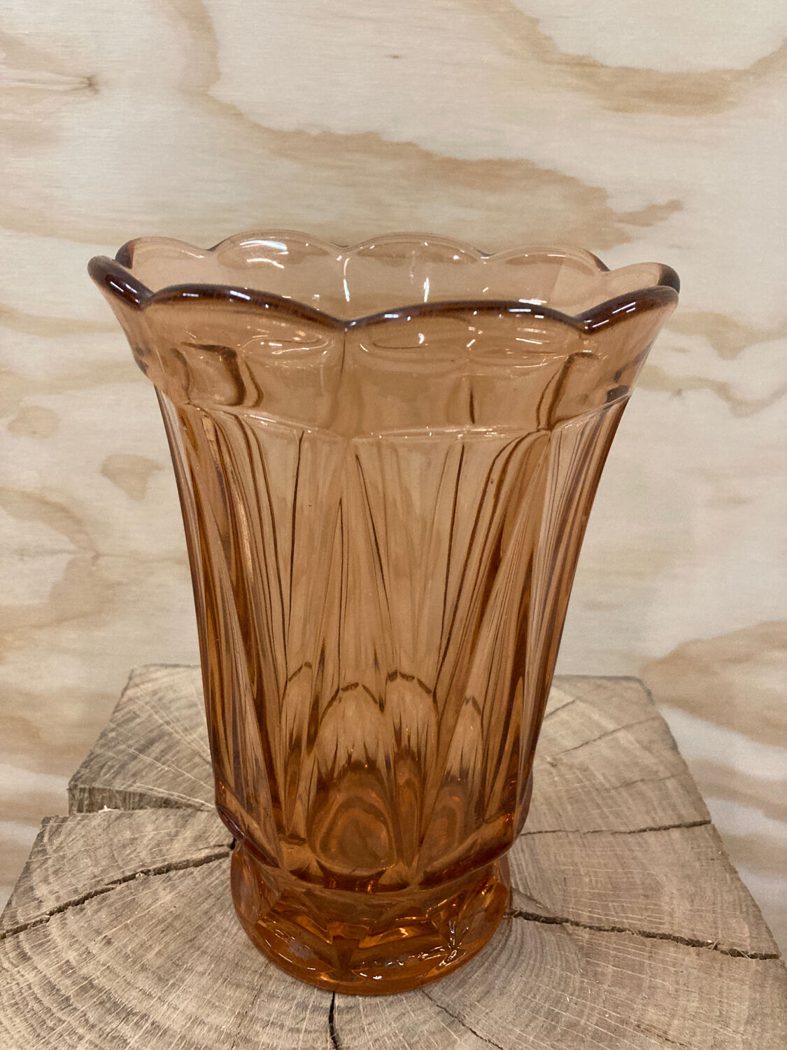 Vase tulipe rose 1950 en verre soufflé